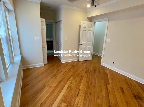 6947 N Oakley Ave, Chicago, IL