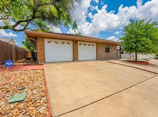 1512 Elmwood, Kerrville, TX 78028