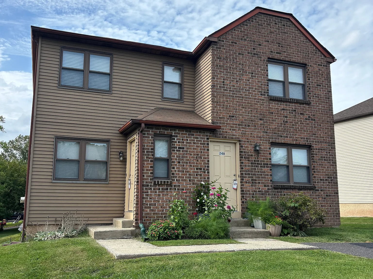 2 bed, $1,800 — Photo 1