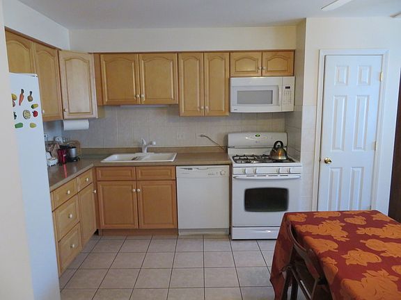 3rd image of 16505 Oxford Dr #0