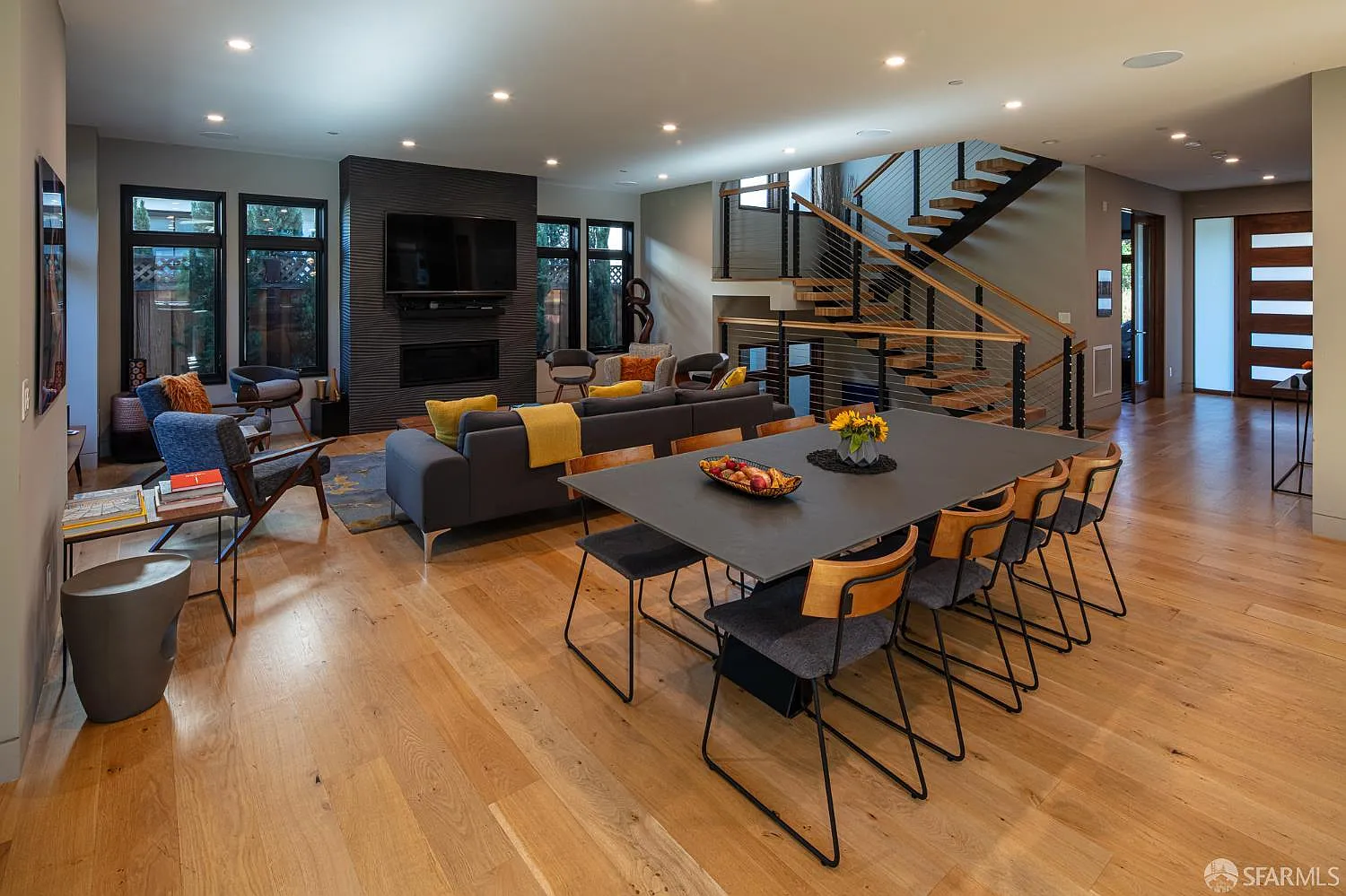 6 bed, 5.5 bath, 4432 sqft, $26,500 — Photo 3
