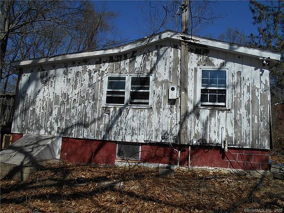 2nd image of 26 Knoll Rd