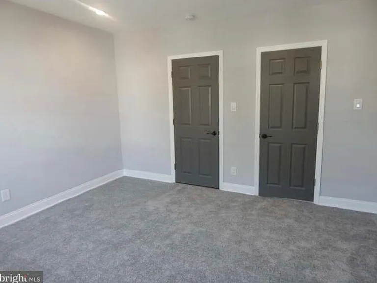 6625 N Gratz St — Photo 17