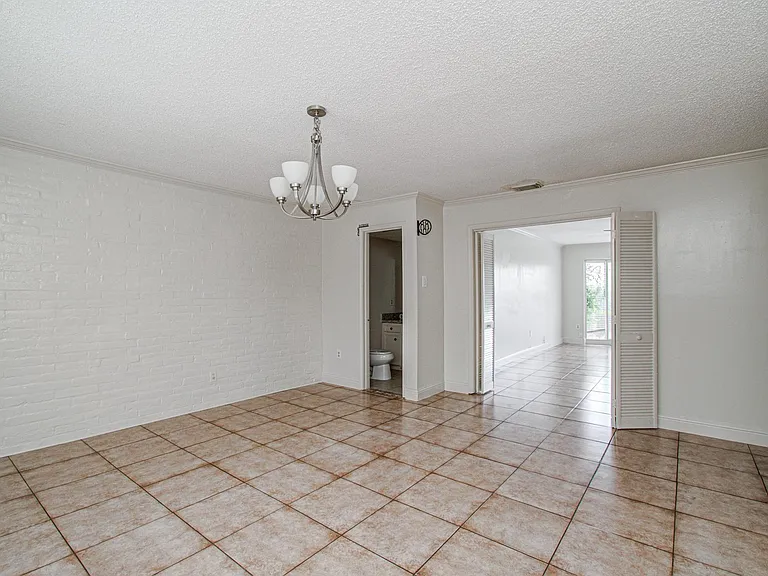 823 S Ripple Creek Dr — Photo 12