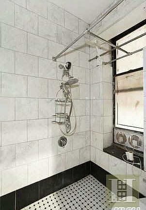 3rd image of 139-141 E 30th St