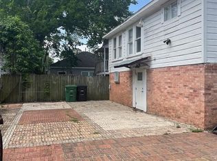 822 Booth St, Houston, TX 77009