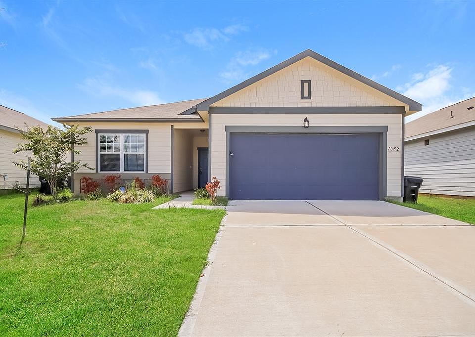 1st image of 1052 Banyon Tree Ln