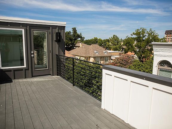 3rd image of 4136 Herschel Ave #103