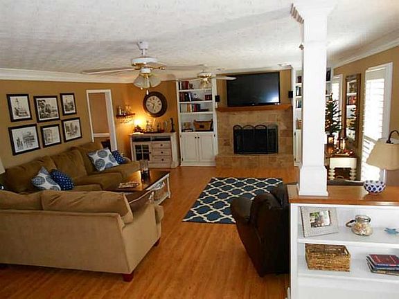 4th image of 859 Sunny Field Ln