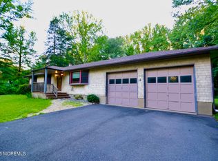 2 S Rochdale Ave, Roosevelt, NJ 08555