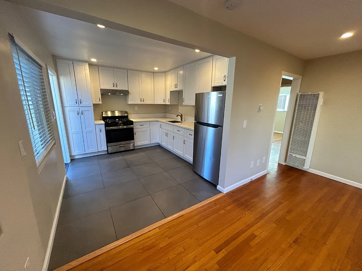 Unit Photo - 4721 Choctaw Dr #D