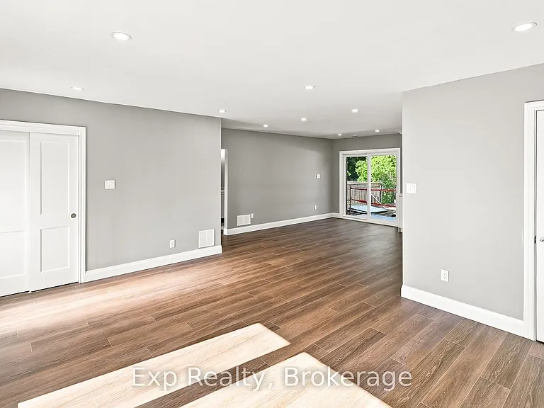 372 Major St #A — Photo 9