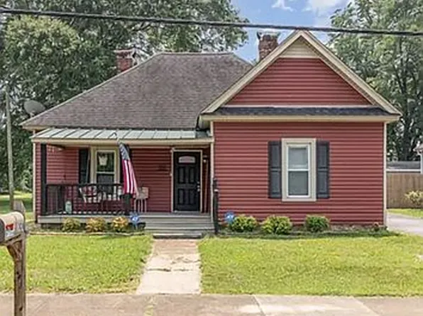 108 W 10th St, Chickamauga, GA 30707
