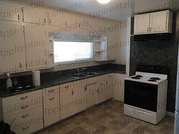 4th image of 702 Belmont St