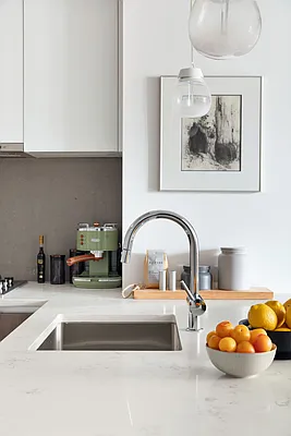 Sold by The Marketing Directors (Arias) | media 7