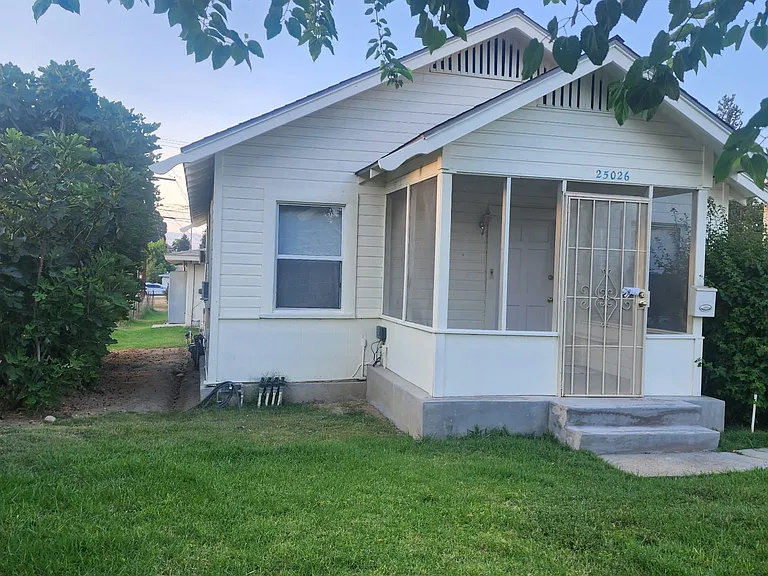 25026 Starr St — Photo 1