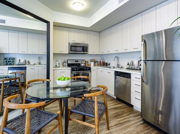 3885 State St APT 109