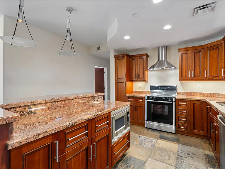 1812 West Ave #408 — Photo 7