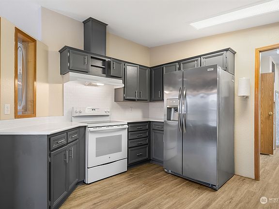 5th image of 312 Columbia Center Blvd #105