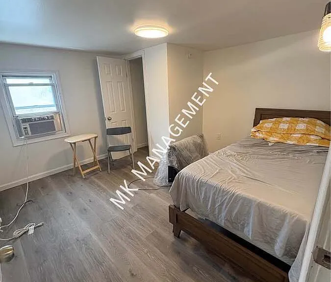 639 E Locust St #5 — Photo 12