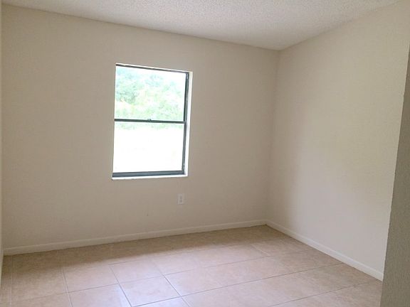 3rd image of 4031 Saint Paul Dr