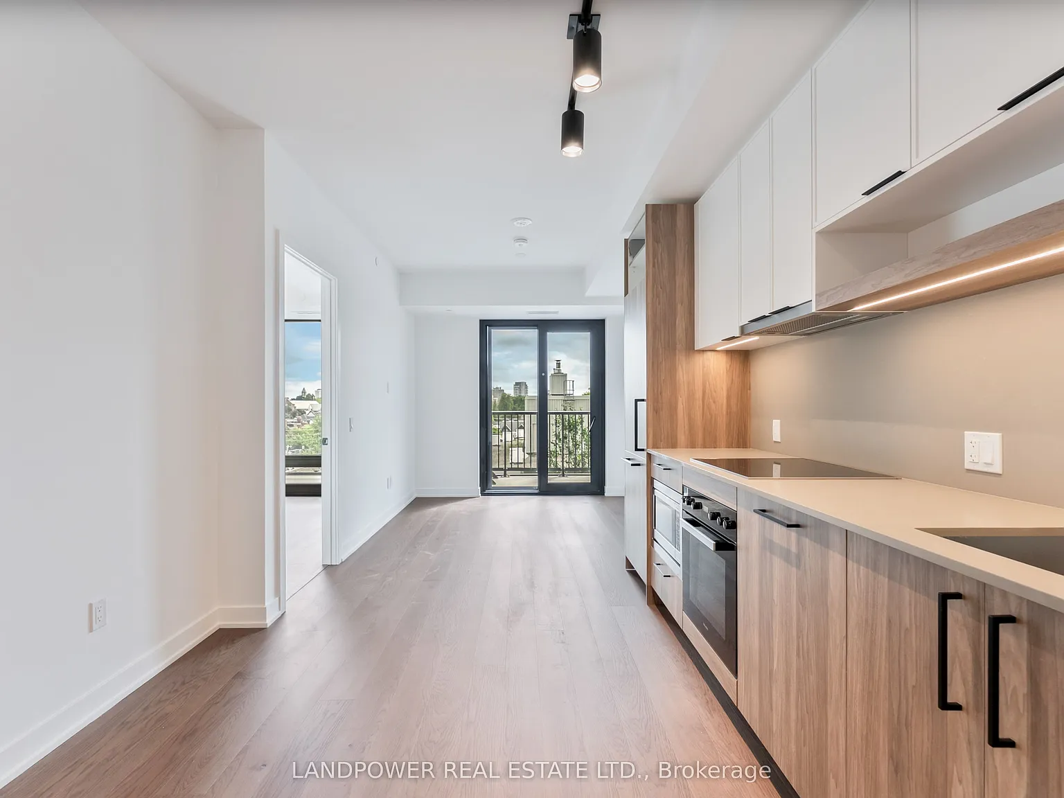 South Forest Hill Residences — Photo 1