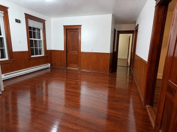 269 6th Ave Floor 2, Woonsocket, RI 02895