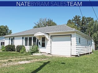 407 E Adams St, Paris, IL 61944