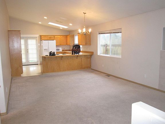 2nd image of 6128 101st Pl NE