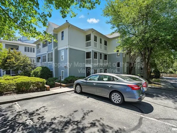 230 Oakwood Ct, Winston Salem, NC 27103