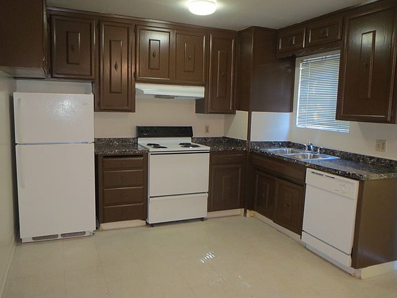2nd image of 4544 N Sharon Ave #661