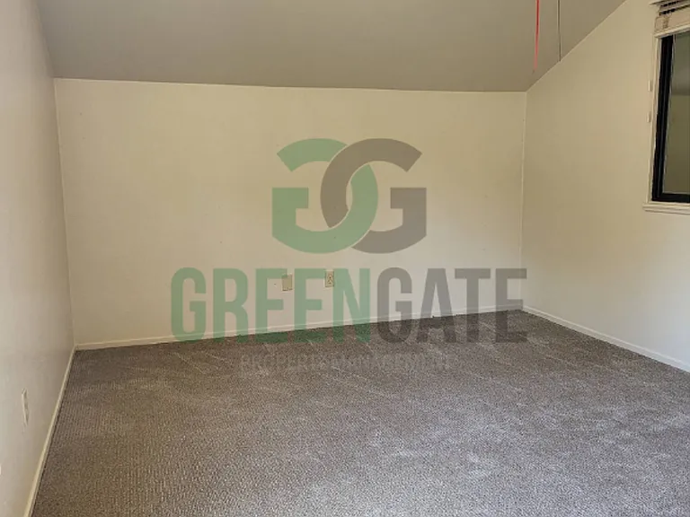 2428 Woodvale Dr — Photo 40