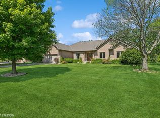 924 Royal Dublin Ln, Dyer, IN 46311
