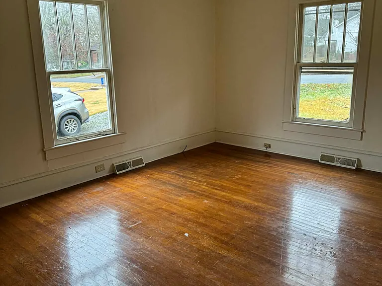147 Courtland St — Photo 4