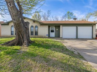 2912 Lachelle Ln, Arlington, TX 76010