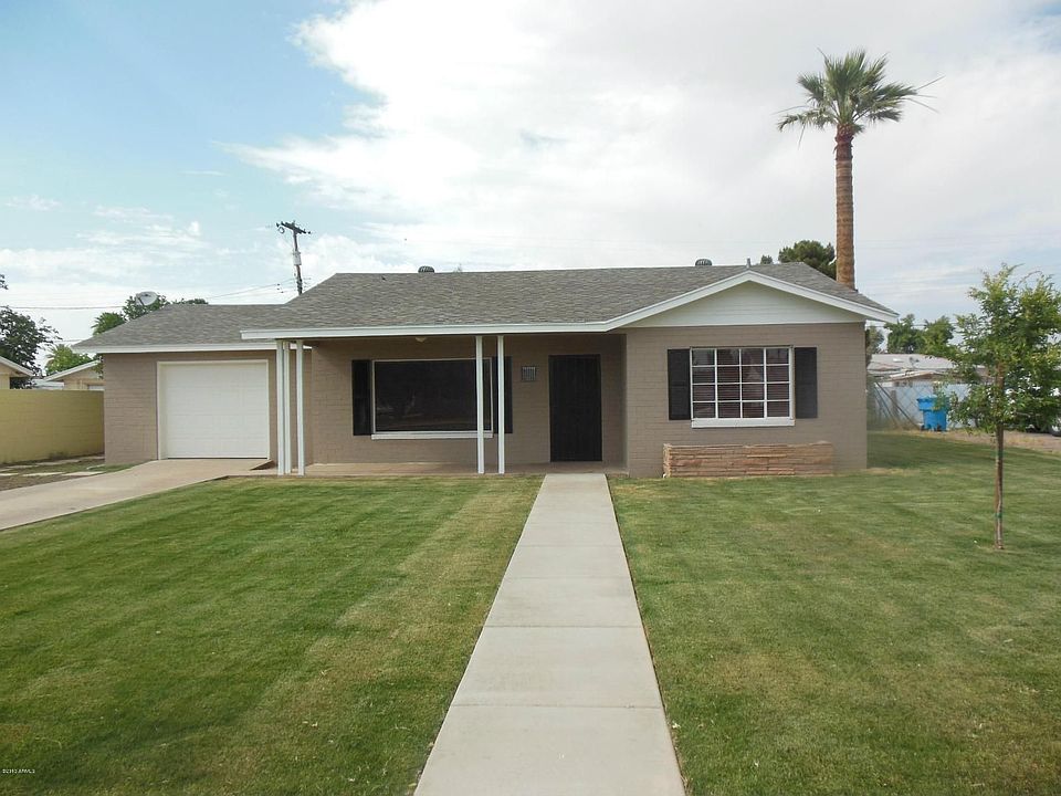 Front new roof and landscape w/auto sprinkler
