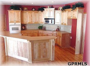 5th image of 2211 Broadwater St