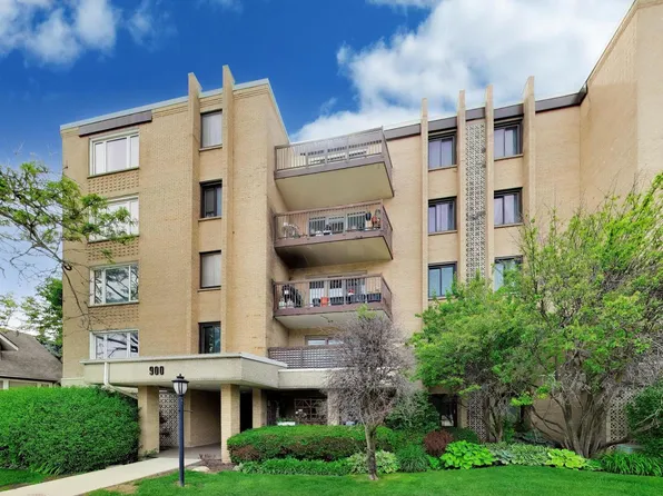 900 S River Rd APT 4B, Des Plaines, IL 60016