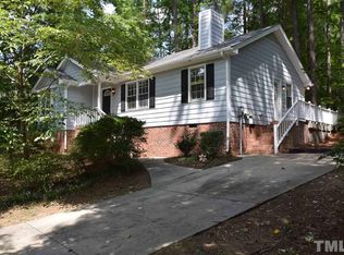 106 Honeysuckle Ln, Cary, NC 27513