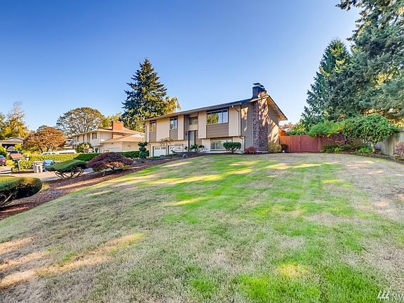 2nd image of 10720 101st Street Ct SW
