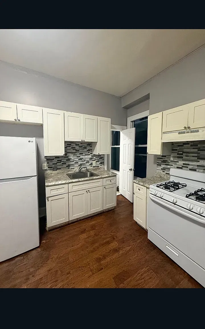 Studio, $1,595 — Photo 2