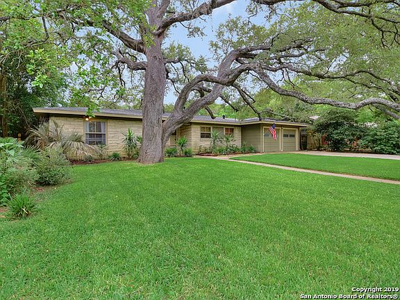 2nd image of 422 Larkwood Dr