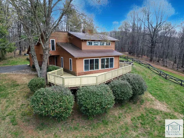 1004 Central Academy Rd, Stuart, VA 24171