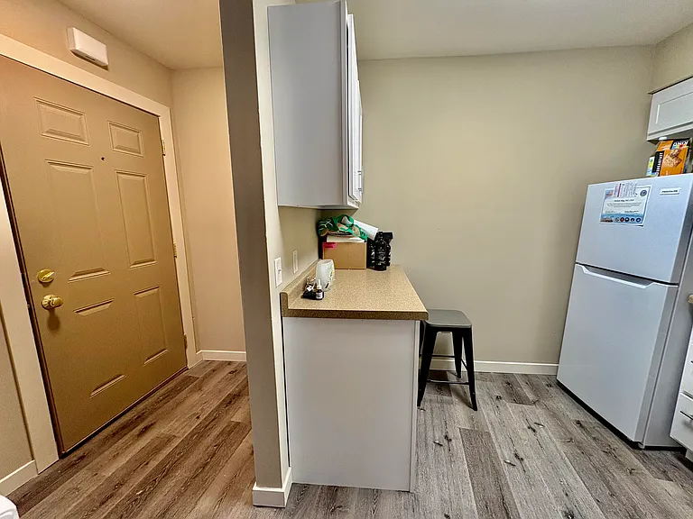 Middleton Commons — Photo 16
