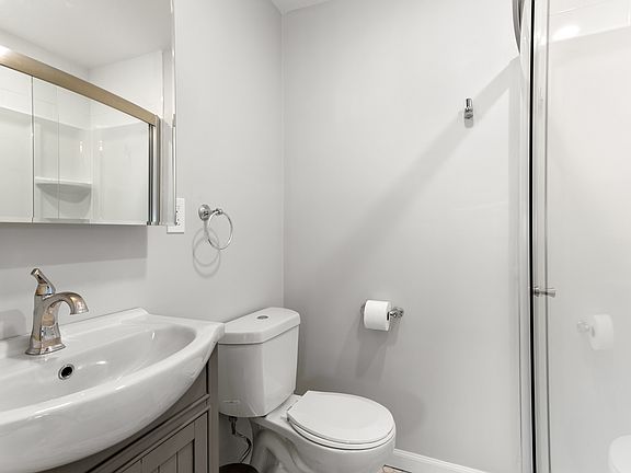4th image of 1047 Saratoga St APT 2