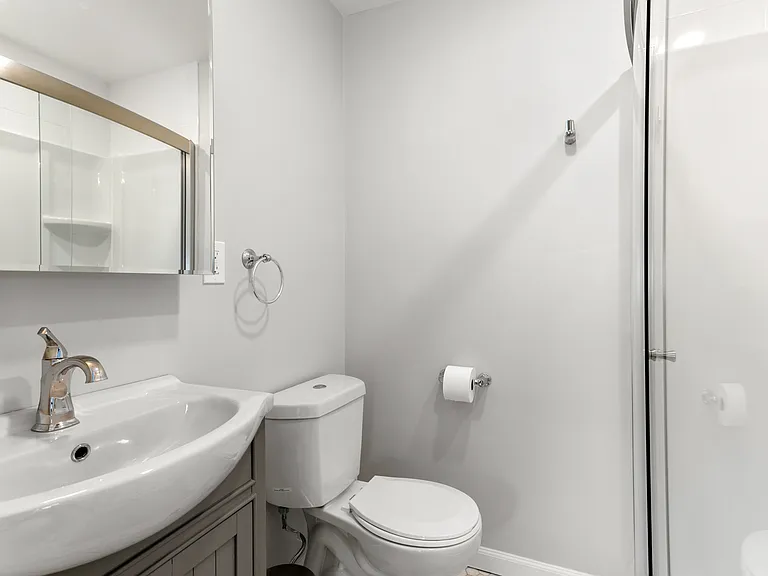 1047 Saratoga St #2 — Photo 4