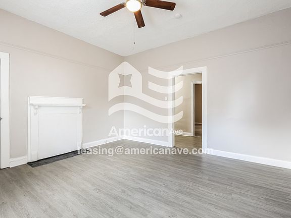 1228463_003_wm_-_living_room_13185103.jpg