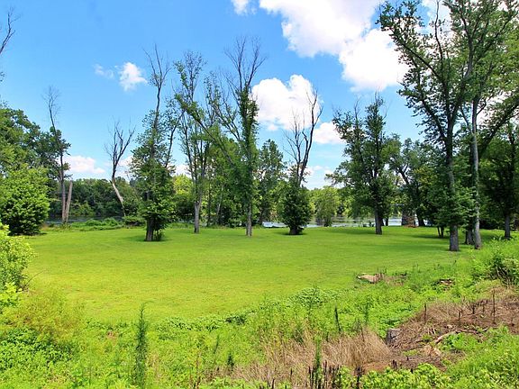 3rd image of 5977 James River Rd
