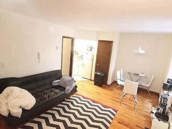 3rd image of 162 W 80th St APT 3
