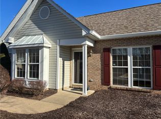 2408 Greystone Dr, Coraopolis, PA 15108